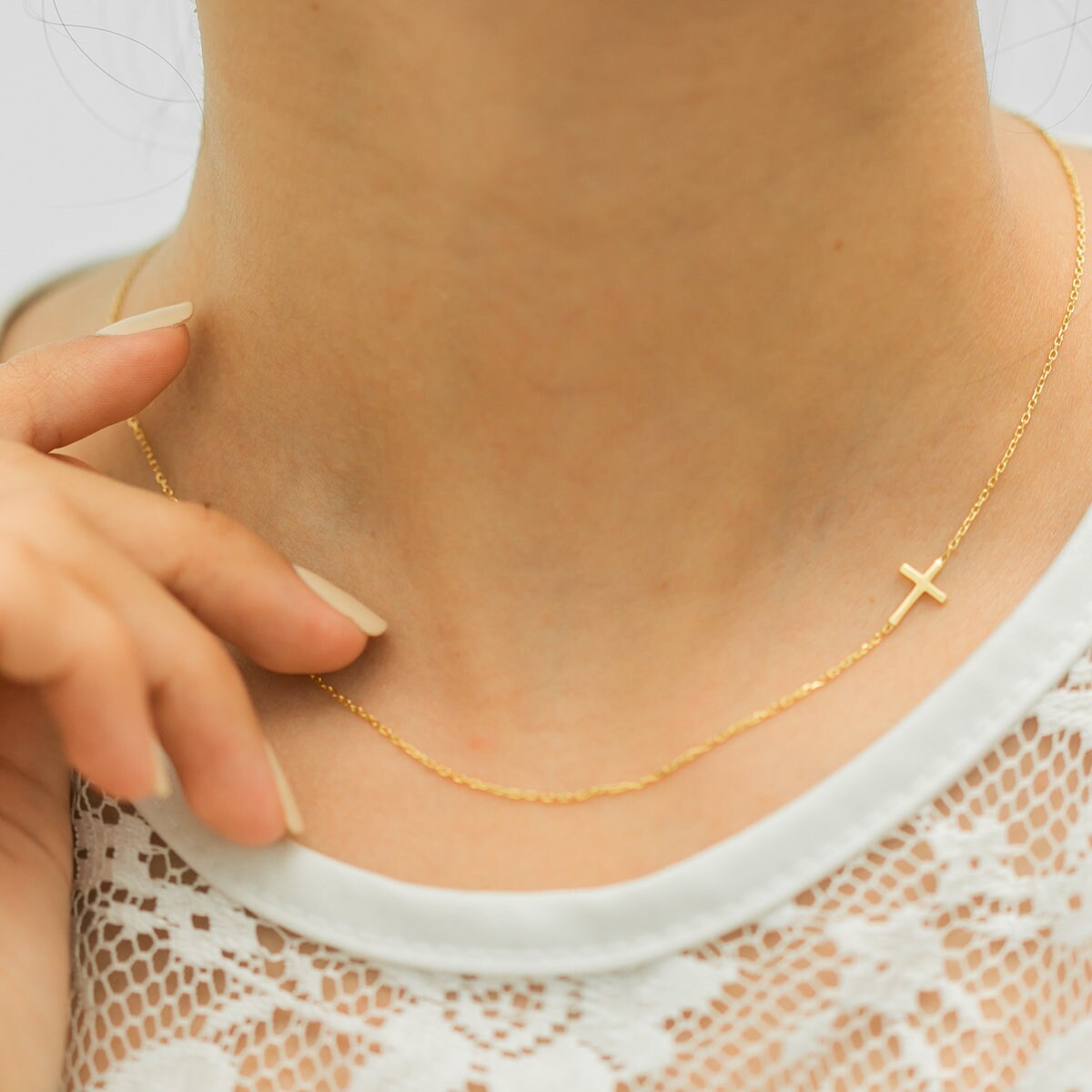 Sideways Cross Necklace - Glamoristic