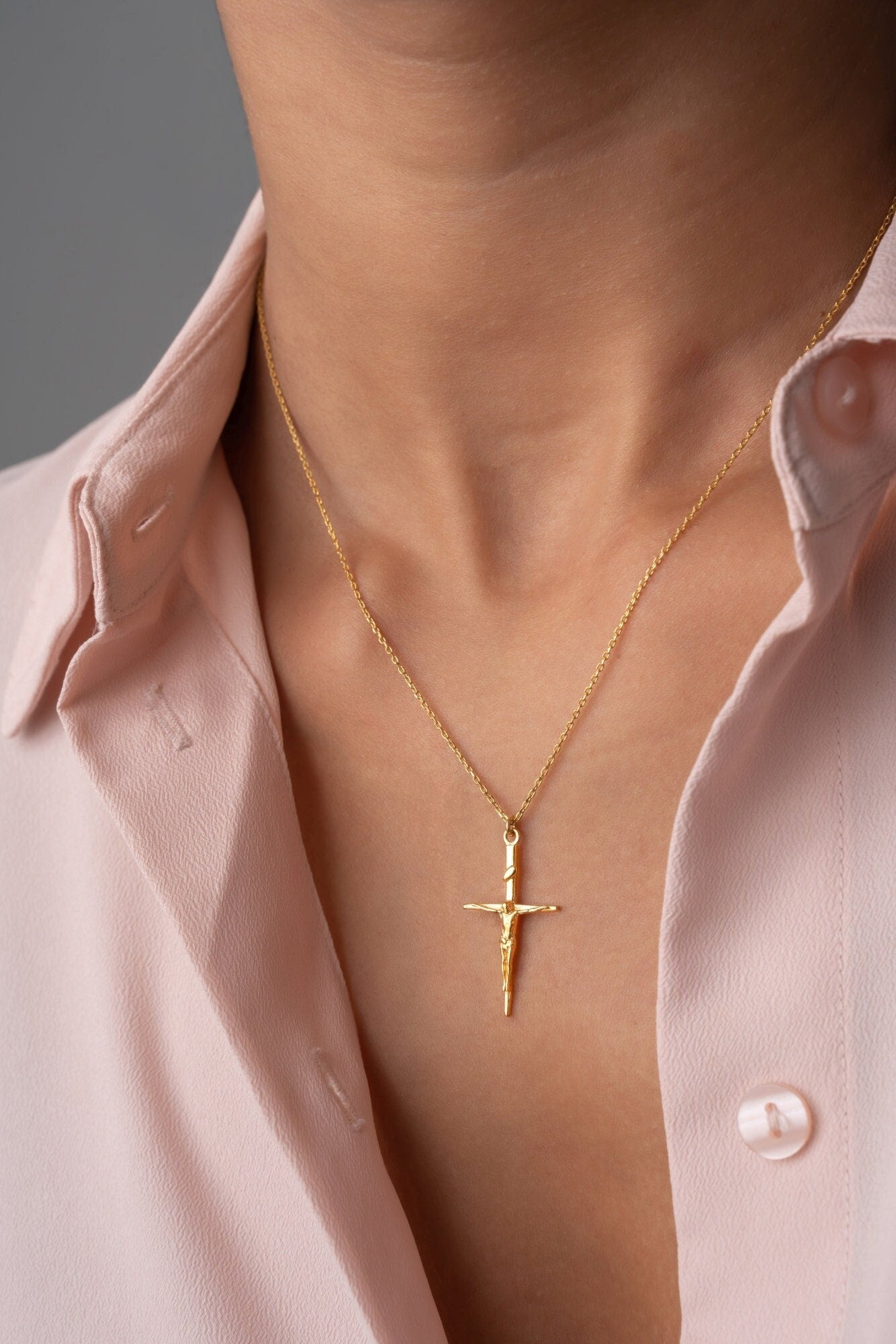 Holy Cross Necklace - Glamoristic