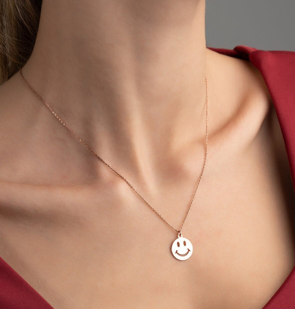 Smiley Face Necklace - Glamoristic