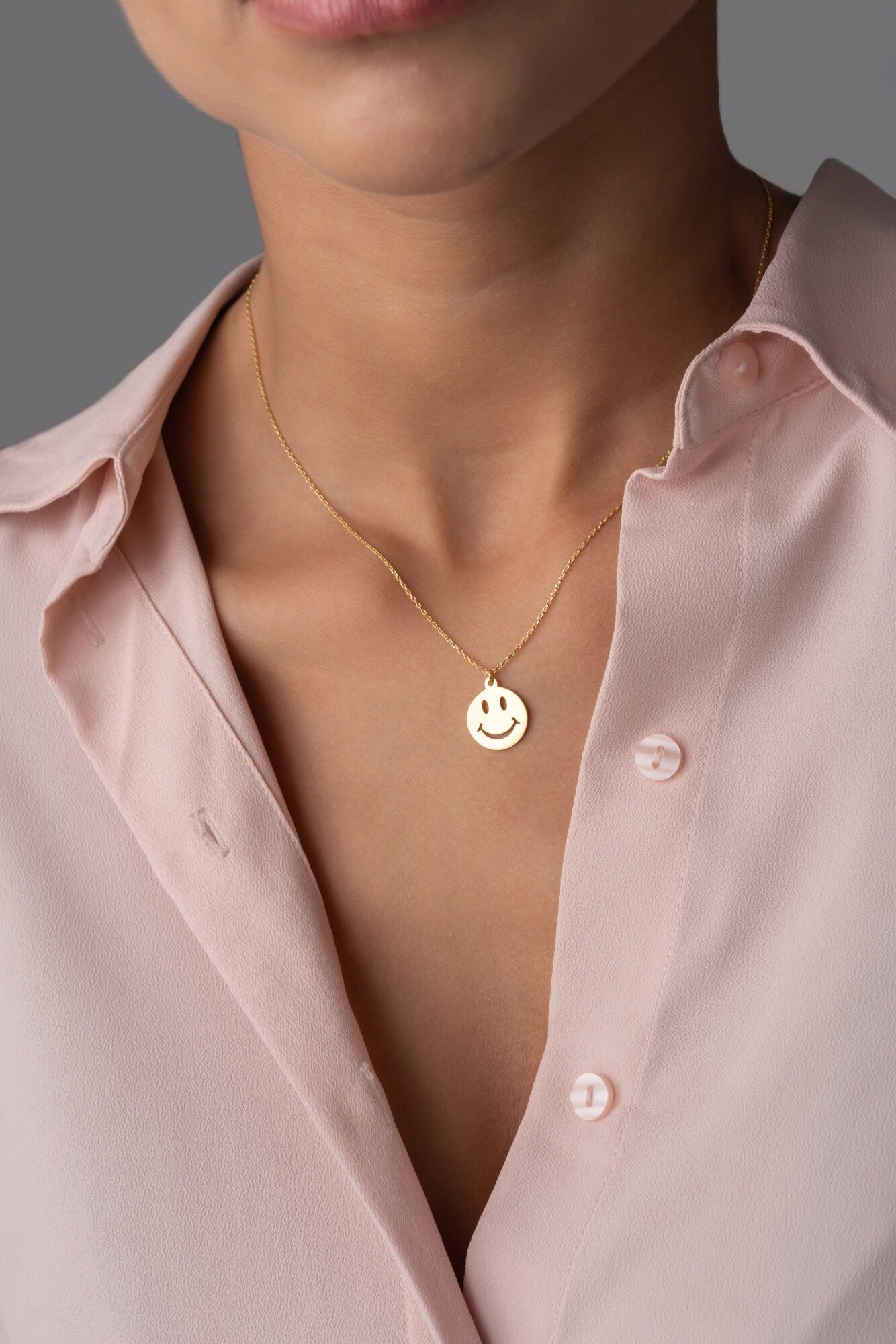 Smiley Face Necklace - Glamoristic