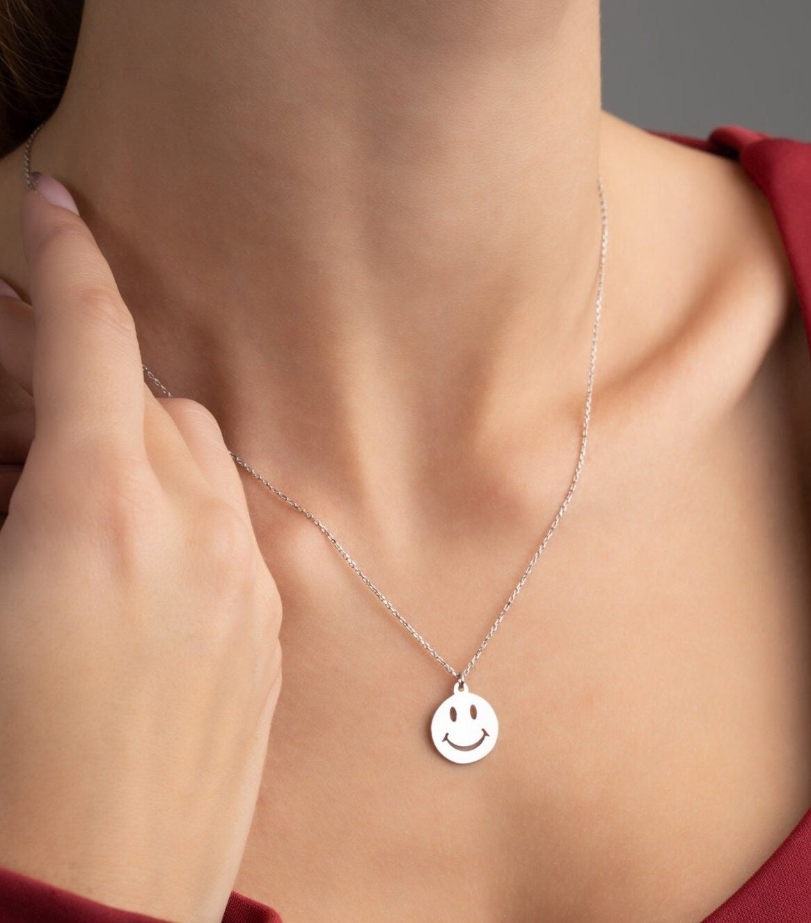 Smiley Face Necklace - Glamoristic