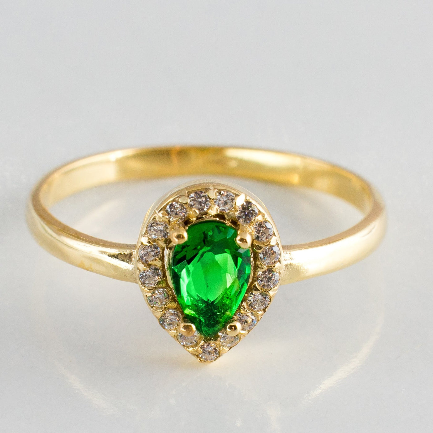 Pear-Cut Gemstone Ring - Glamoristic