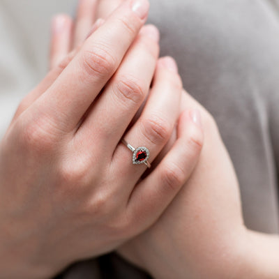 Pear-Cut Gemstone Ring - Glamoristic