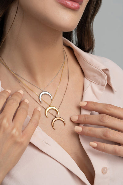 Crescent Moon Necklace - Glamoristic