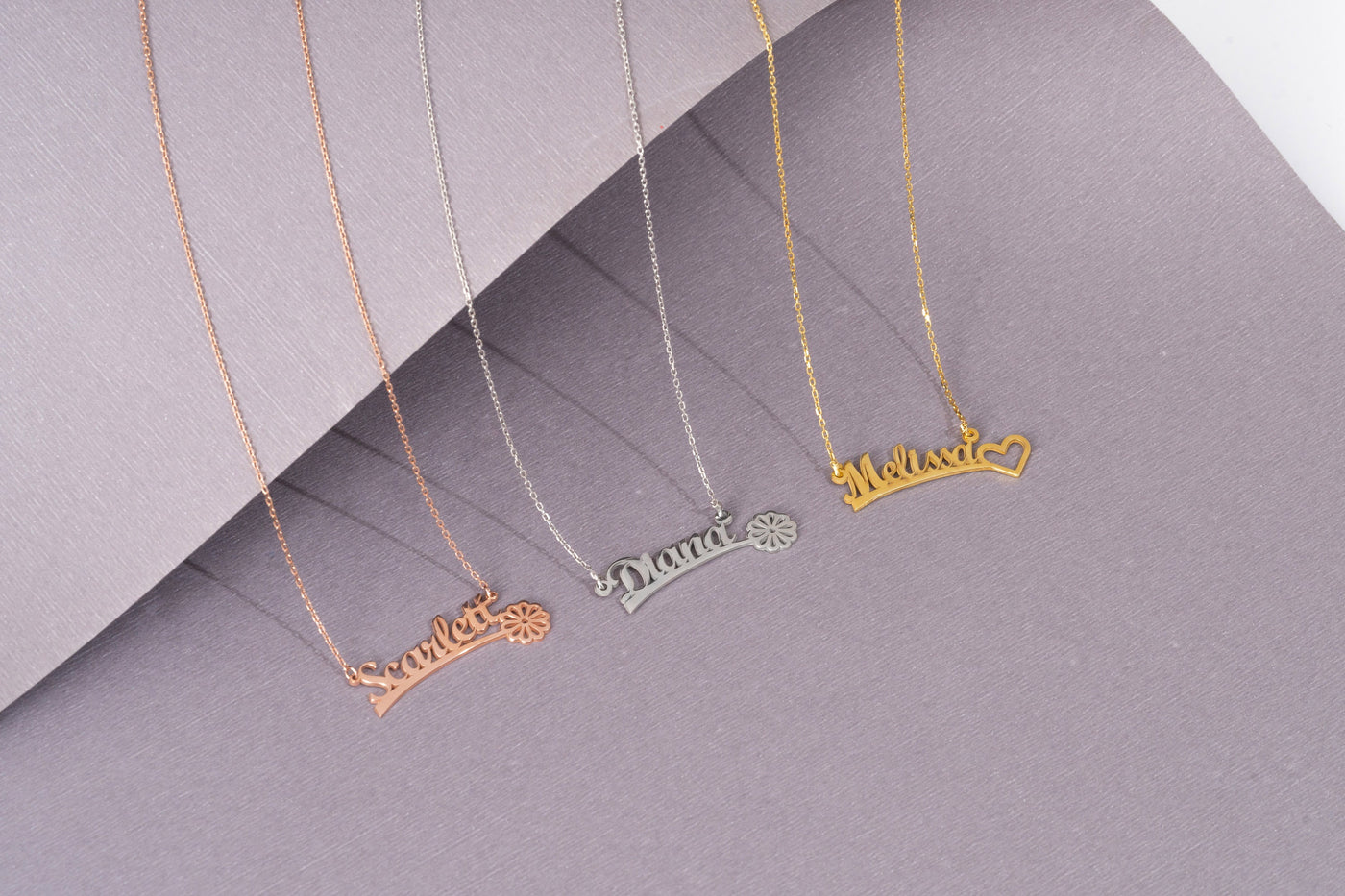 Daisy Charm Name Necklace - Glamoristic