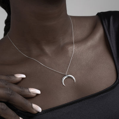 Crescent Moon Necklace - Glamoristic