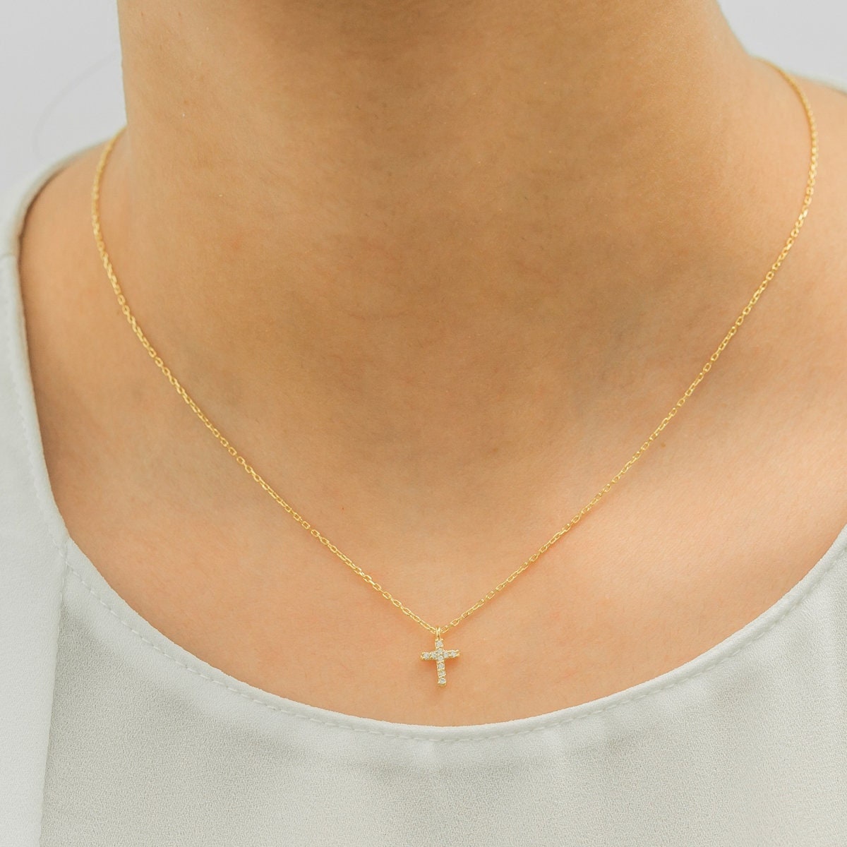 Diamond Cross Necklace - Glamoristic